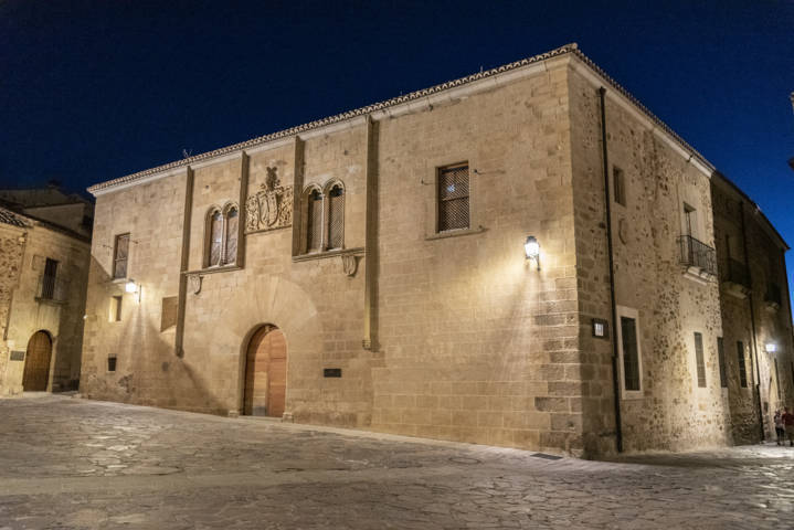 23 - Caceres - ciudad - palacio de Mayoralgo